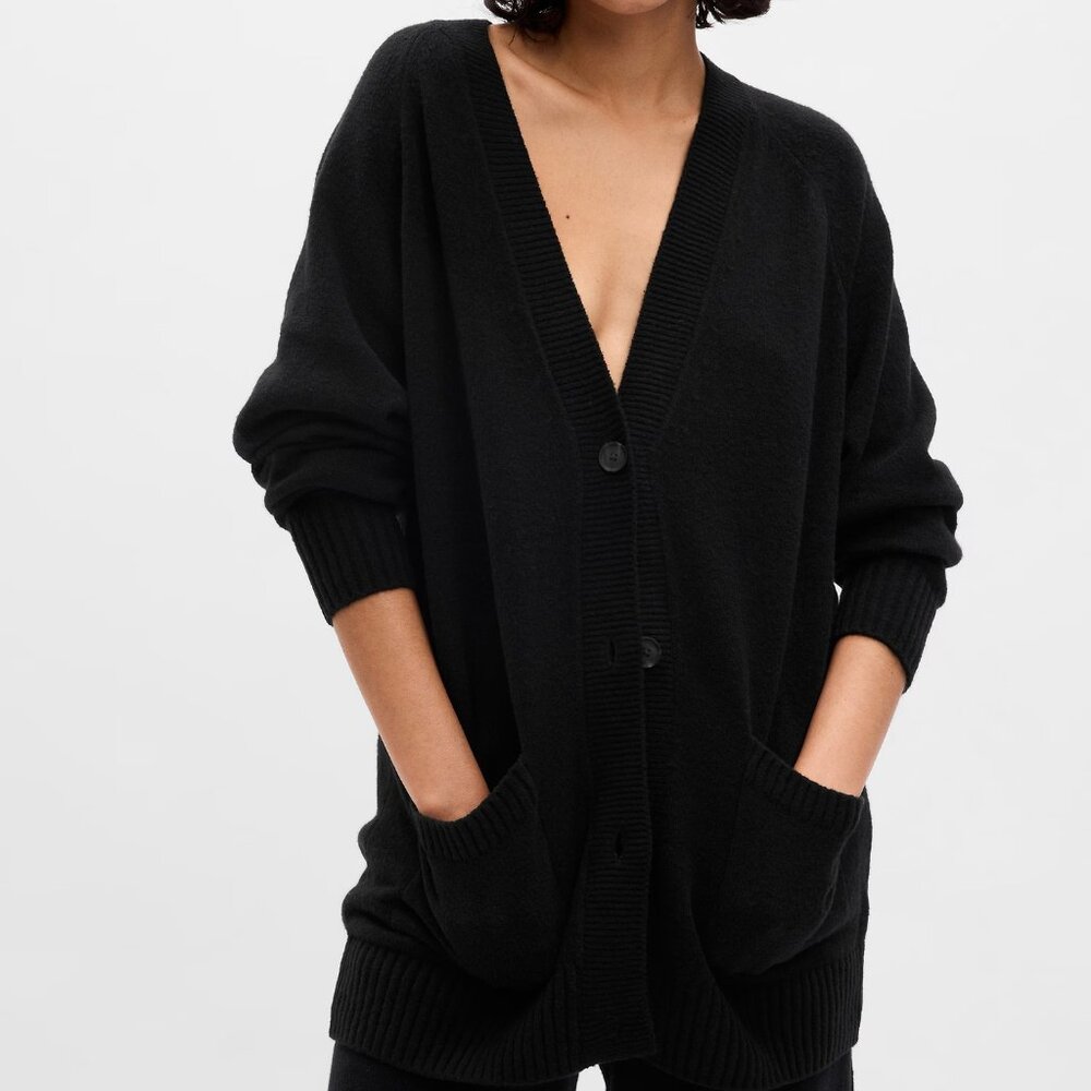 Gap CashSoft Boyfriend cardigan - size M